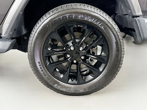 Used 2021 Jeep Wrangler Sahara image 11