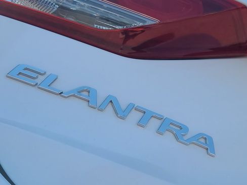 Used 2018 Hyundai Elantra SEL FWD image 17