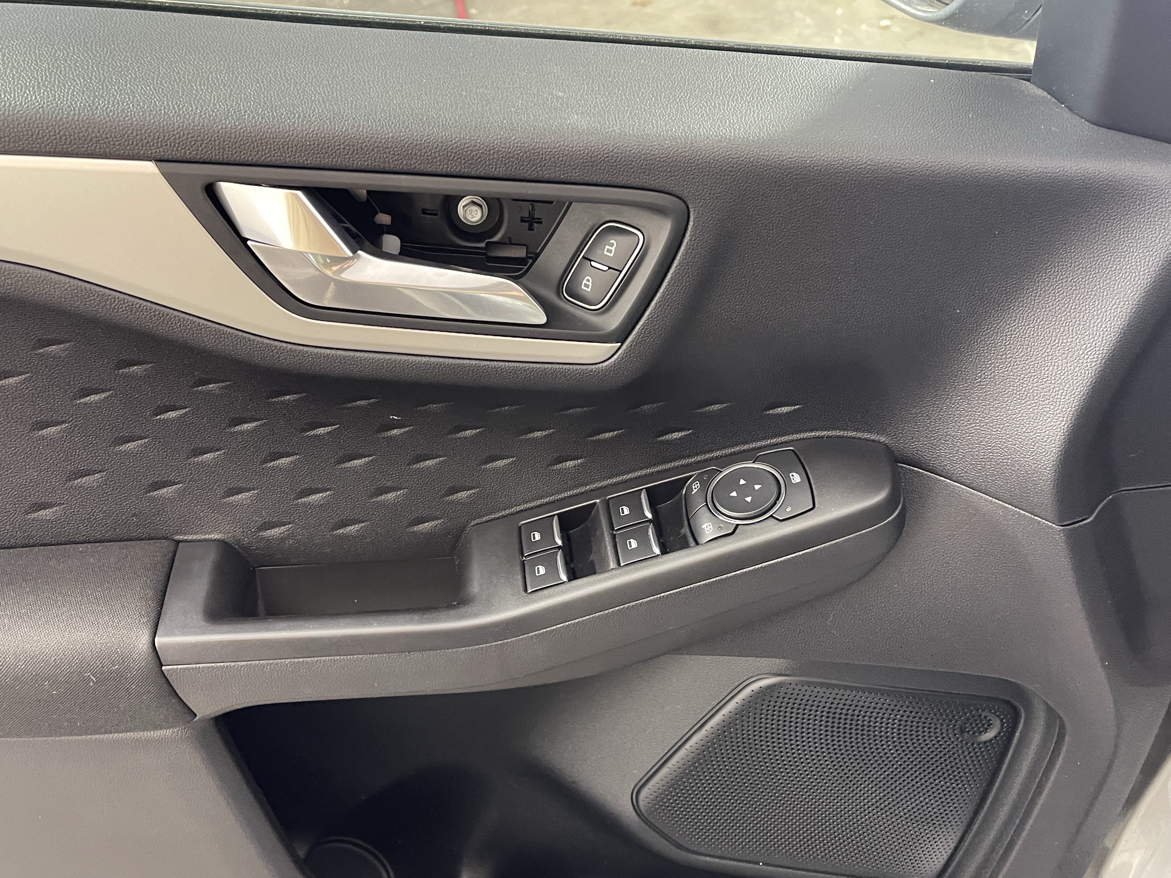 Used 2020 Ford Escape SE Sport AWD/4WD image 16