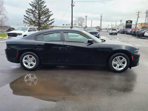 Used 2022 Dodge Charger SXT image 5