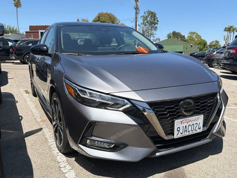 Used 2023 Nissan Sentra SR w/ Electronics Package FWD image 2