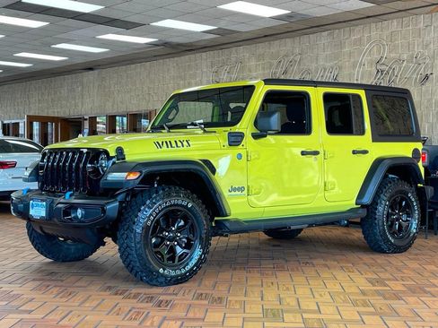 Used 2023 Jeep Wrangler Unlimited w/ Cold Weather Group AWD/4WD image 4