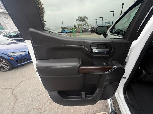 Used 2020 GMC Sierra 1500 SLT w/ Driver Alert Package II AWD/4WD image 12