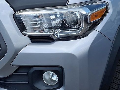 Used 2020 Toyota Tacoma TRD Off-Road w/ Technology Package AWD/4WD image 29