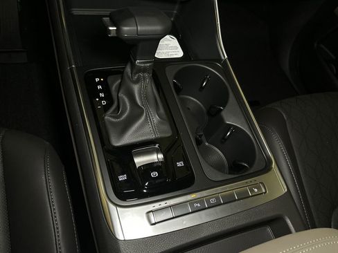 New 2026 Kia Carnival EX FWD image 25