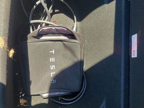 Used 2022 Tesla Model Y Long Range image 13