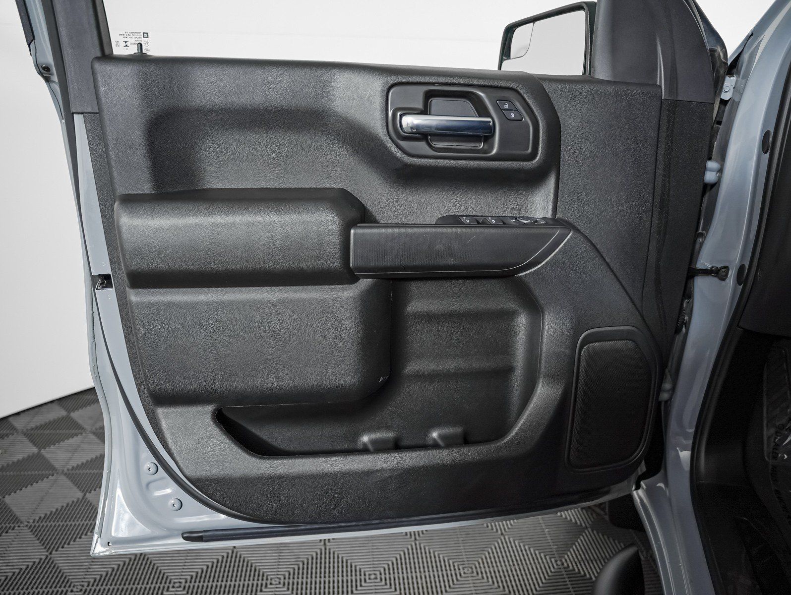 Used 2024 Chevrolet Silverado 1500 Custom Trail Boss w/ Turbomax Blackout Package AWD/4WD image 22