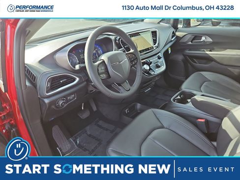 New 2026 Chrysler Pacifica Select image 19