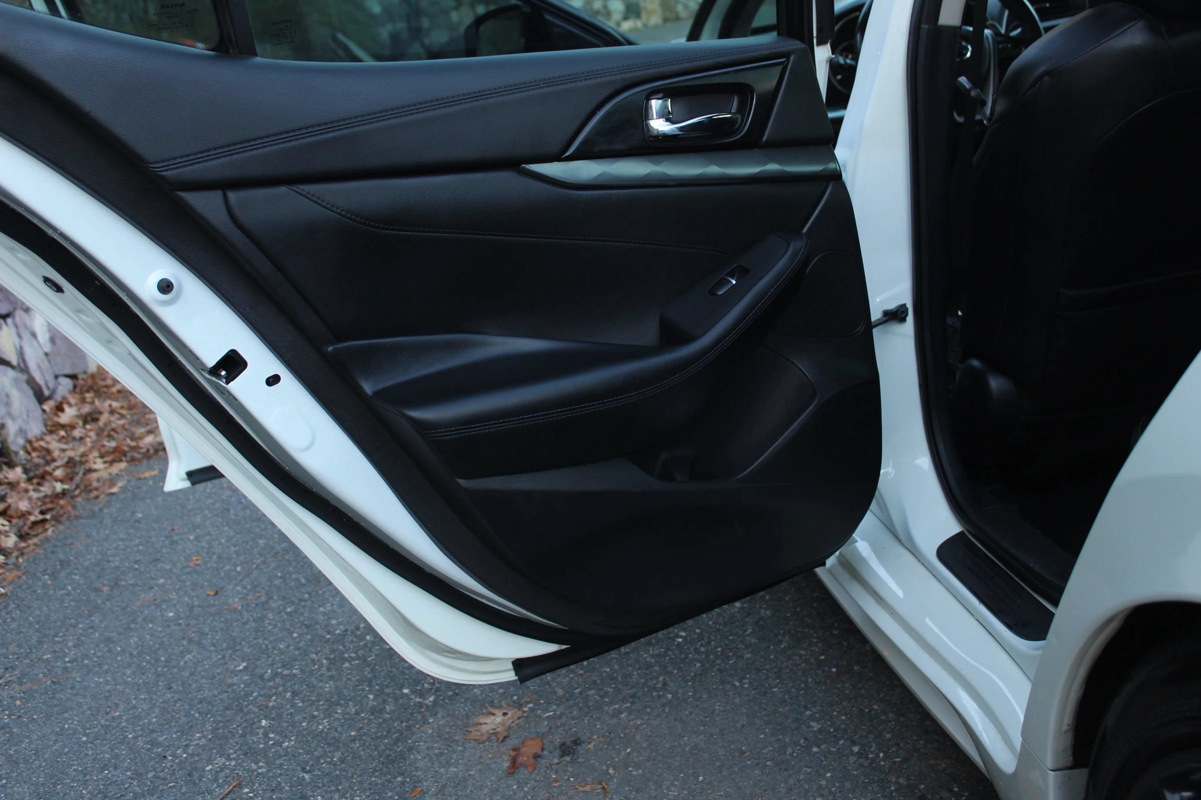 Used 2017 Nissan Maxima SR w/ Midnight Edition FWD image 13