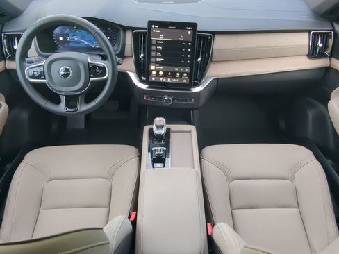 Used 2026 Volvo XC90 B6 Plus w/ Protection Package Premier AWD/4WD image 50