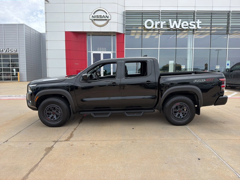 Used 2025 Nissan Frontier PRO-4X AWD/4WD image 2