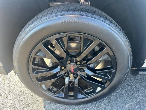 Used 2023 GMC Yukon Denali w/ Denali Reserve Package AWD/4WD image 8