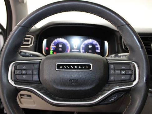 Used 2022 Jeep Wagoneer Series III w/ Flexible Seating Group AWD/4WD image 45