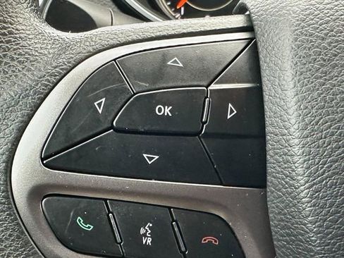 Used 2021 Jeep Cherokee Latitude image 18