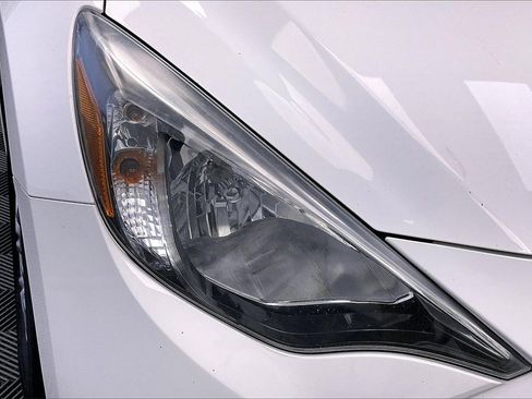 Used 2017 Toyota Yaris iA image 27