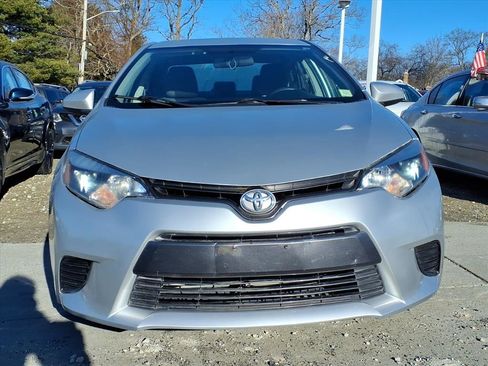 Used 2015 Toyota Corolla LE image 2