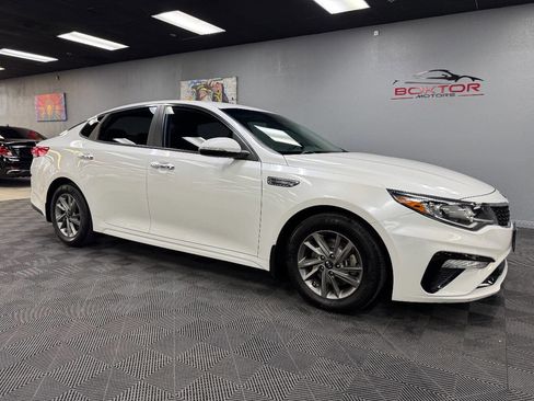 Used 2019 Kia Optima LX image 2