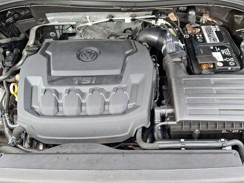 Certified 2022 Volkswagen Tiguan SE R-Line image 29