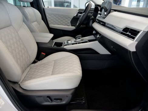 Used 2023 Mitsubishi Outlander SEL AWD/4WD image 30