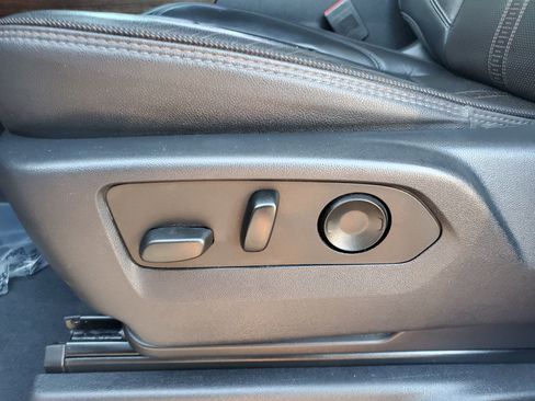 Used 2022 Chevrolet Silverado 1500 High Country w/ High Country Premium Package image 70