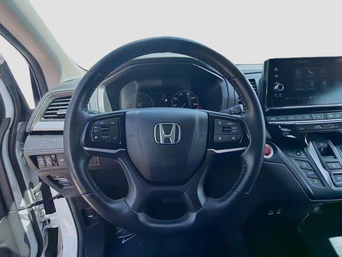 Used 2025 Honda Odyssey EX-L image 10