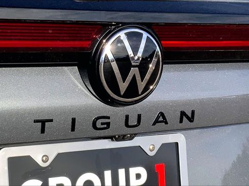 New 2026 Volkswagen Tiguan SE R-Line AWD/4WD image 15
