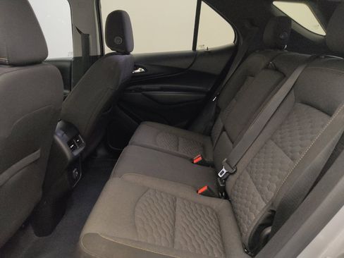 Used 2020 Chevrolet Equinox LT image 18
