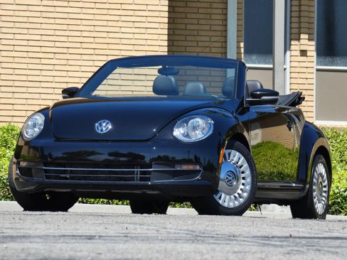 Used 2014 Volkswagen Beetle 2.5 FWD image 2
