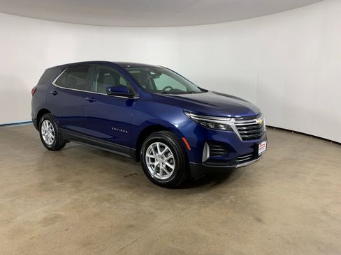 Used 2023 Chevrolet Equinox LT w/ Driver Convenience Package image 5
