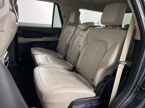 Used 2022 Ford Expedition Limited image 21