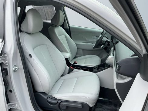 Used 2024 Hyundai Kona Limited AWD/4WD image 16