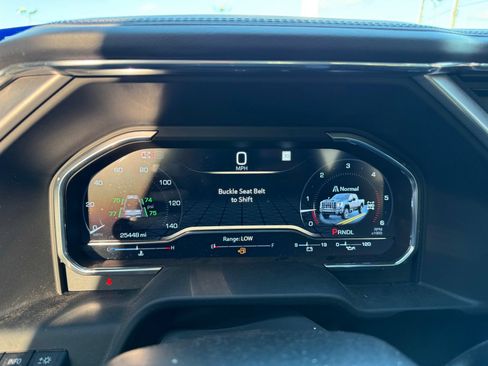 Used 2025 GMC Sierra 2500 Denali w/ Denali Reserve Package AWD/4WD image 3