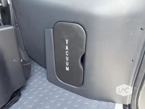 Used 2025 Mercedes-Benz Sprinter 2500 image 21