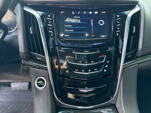 Used 2016 Cadillac Escalade ESV Platinum image 26