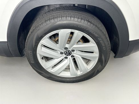Used 2023 Volkswagen Atlas Cross Sport SE w/ Panoramic Sunroof Package FWD image 11