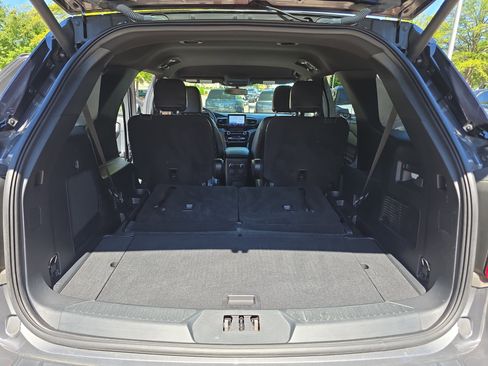 Used 2023 Ford Explorer ST-Line AWD/4WD image 13