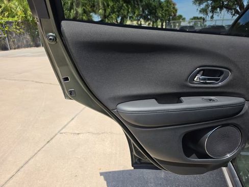 Used 2016 Honda HR-V EX image 12