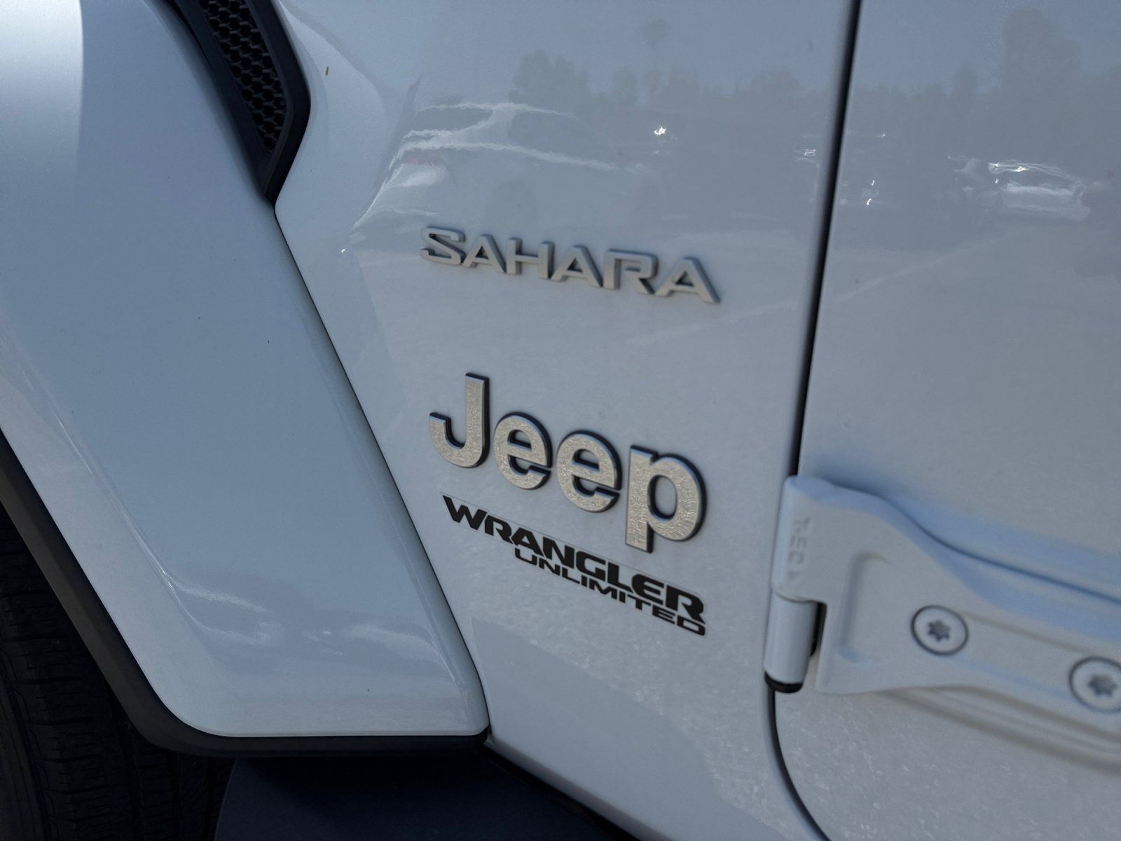 Used 2022 Jeep Wrangler Unlimited Sahara AWD/4WD image 12