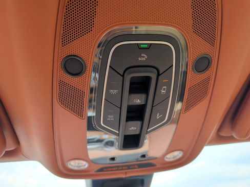 New 2026 Bentley Bentayga Extended Wheelbase AWD/4WD image 36