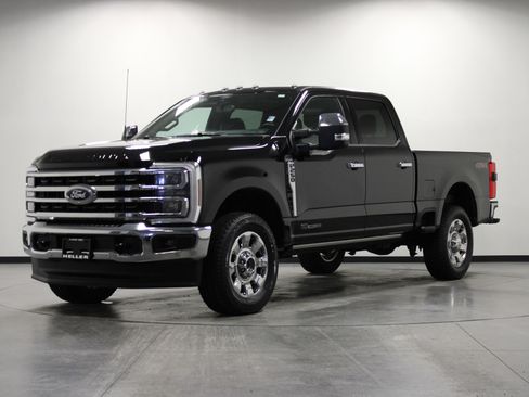 Used 2025 Ford F250 King Ranch w/ Chrome Package image 8