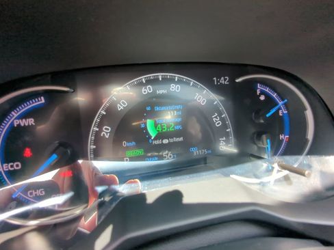 Used 2024 Toyota RAV4 XLE w/ Convenience Package image 16