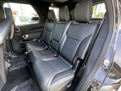 Certified 2025 Land Rover Discovery S AWD/4WD image 19
