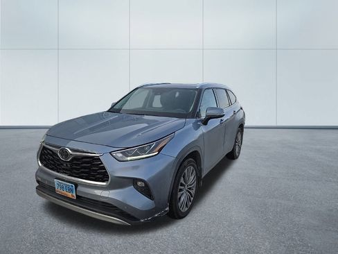 Used 2020 Toyota Highlander Platinum image 8