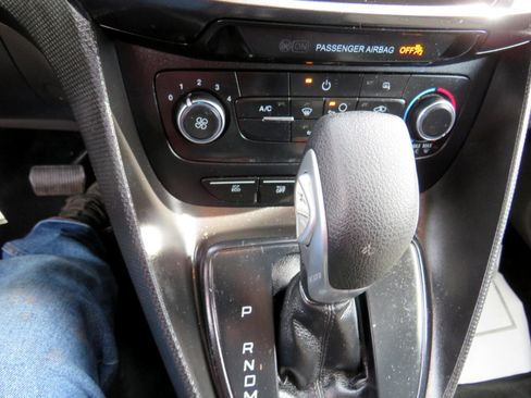 Used 2019 Ford Transit Connect XLT image 15