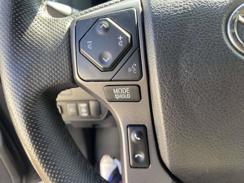 Used 2022 Toyota Tacoma TRD Sport w/ Technology Package RWD image 31
