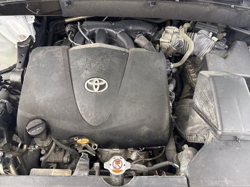 Used 2019 Toyota Highlander XLE AWD/4WD image 21