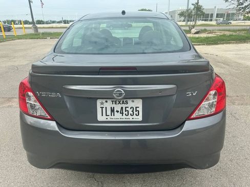 Used 2018 Nissan Versa SV FWD image 8