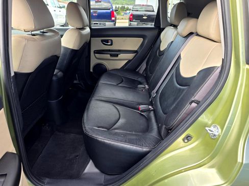 Used 2013 Kia Soul ! w/ Premium Pkg image 28
