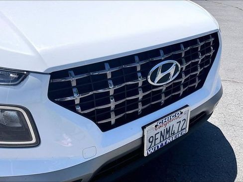 Used 2023 Hyundai Venue SEL FWD image 30