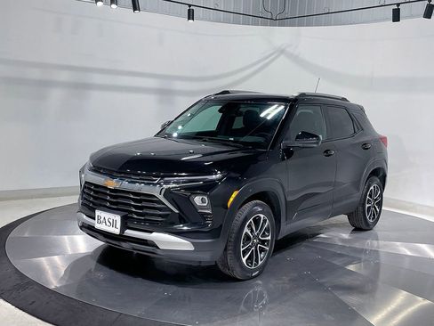 Used 2024 Chevrolet TrailBlazer LT w/ LT Cold Weather Package AWD/4WD image 8